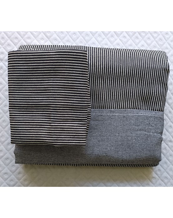 Boarder bedsheet king size with two pillow covers