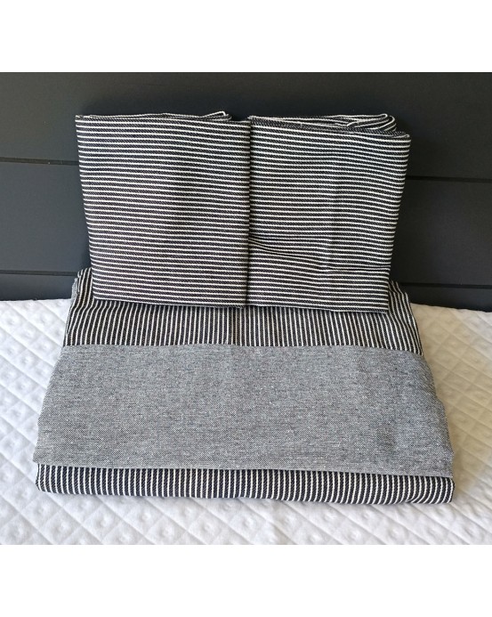 Boarder bedsheet king size with two pillow covers